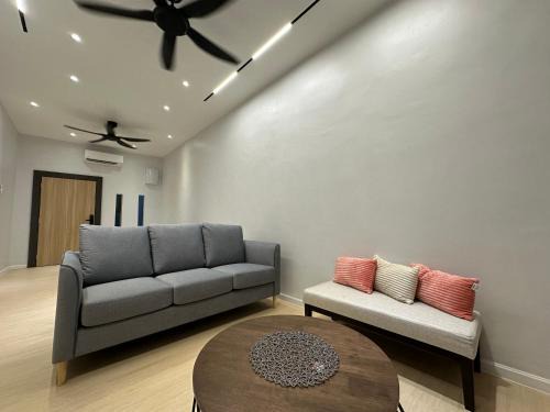 Taman Kota Laksamana House | Stylish HomeStay Near JonkerWalk