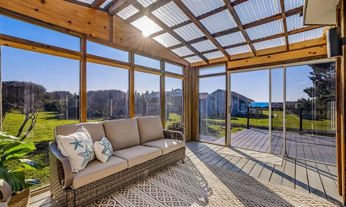 Fort Bragg House | Stylish house w/hot tub, fireplace, game room, beach access, sunset/ocean views