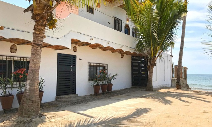 Los Pescadores House | Stylish indoor/outdoor, 2 bedroom beachfront loft living at La Esquina Peresoza.