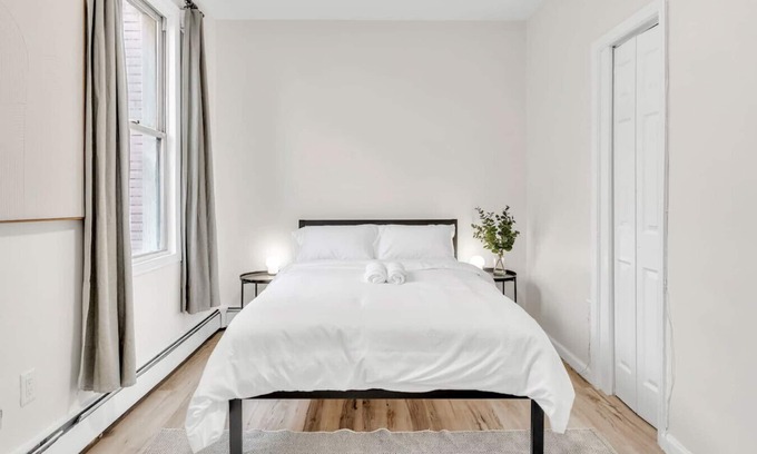 Hackensack River Waterfront Apartment | Stylish Jersey City Stay – Perfect for NYC Trips!