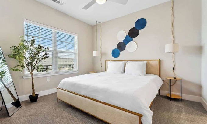 Southeast Orlando Apartment | Stylish King Apt, Close to Disney & Pet-Friendly