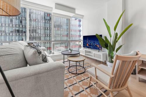 Wilshire Center Apartment | Stylish LA studio Prime Location