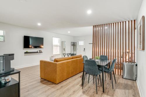 Lakeland Apartment | Stylish Lakeland Studio with Workspace