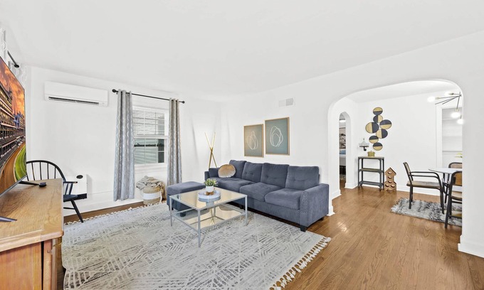 Audubon Park Apartment | Stylish Louisville Apt Near Downtown & Parking