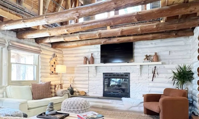 Ashland Cabin | Stylish, Luxury Mountain House 10 Mins to Windham