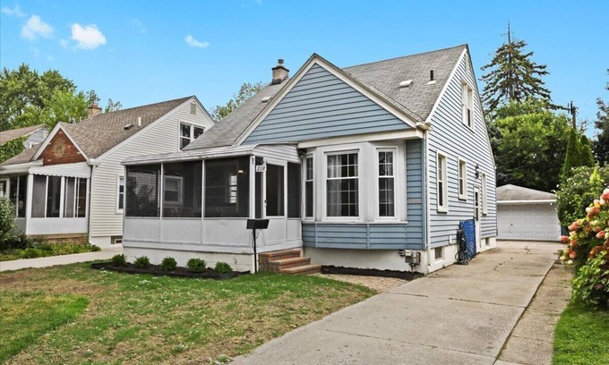 Madison Heights House | Stylish Metro Detroit Gem/Renovated w/Game Room