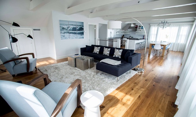 Surfside House | Stylish Modern 4 Bedroom Beach House With Water View