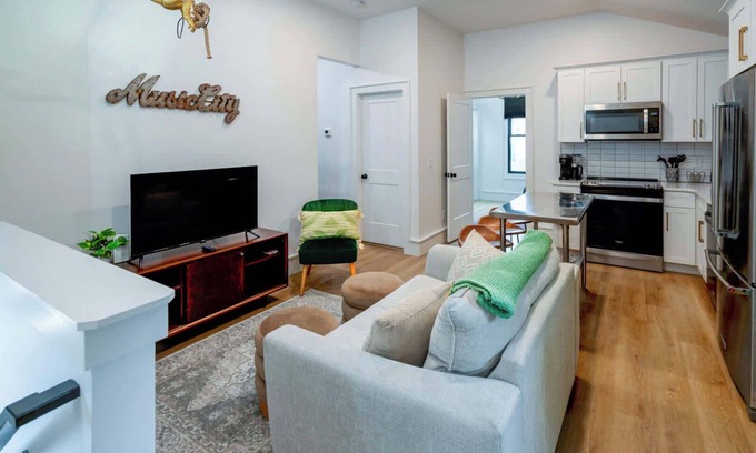 12 South House | Stylish Modern Bungalow in Nashville's 12 South