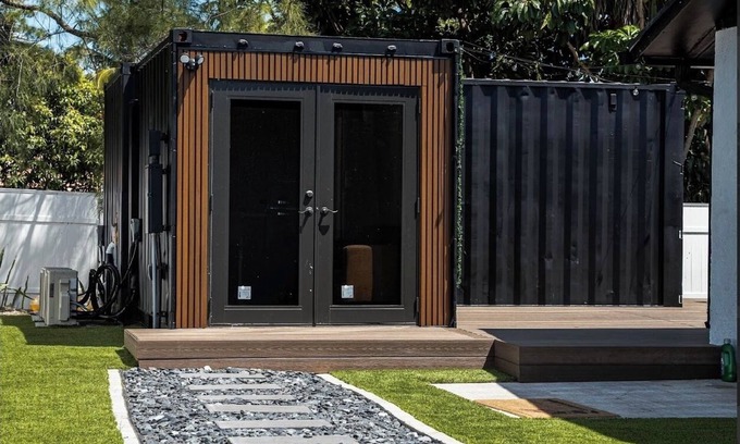 West Palm Beach Apartment | Stylish Modern Tiny Home in the Heart of West Palm Beach. 7 minutes from airport