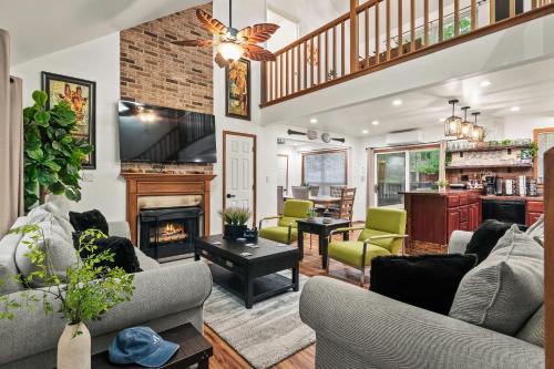 East Stroudsburg House | Stylish Mountain Retreat w Hot Tub Firepit Penn Estate Getaway by AvantStay