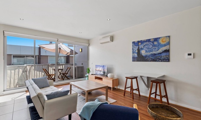 North Melbourne Apartment | Stylish North Melbourne Stay, Minutes to CBD