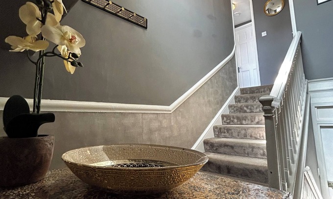 Upper Town Apartment | Stylish One Bedroom, City Centre Apartment