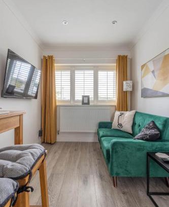 Winsford Apartment | Stylish one bedroom garden suite
