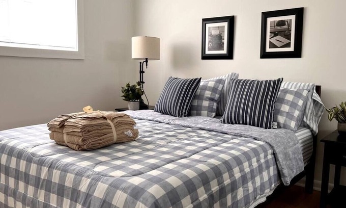 Fond du Lac Apartment | Stylish One Bedroom Near The University And Hospitals