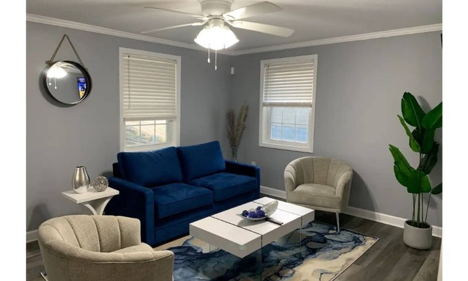 Greensboro House | Stylish One Bedroom home 5 min away from Downtown.