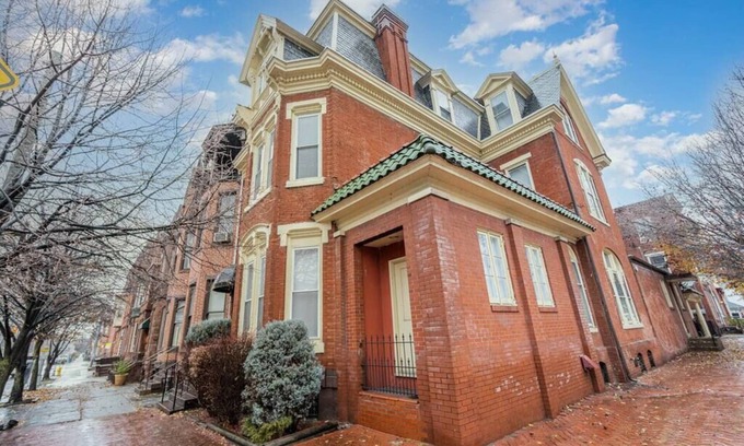Downtown Harrisburg Apartment | Stylish, Private 2 Bed Apt