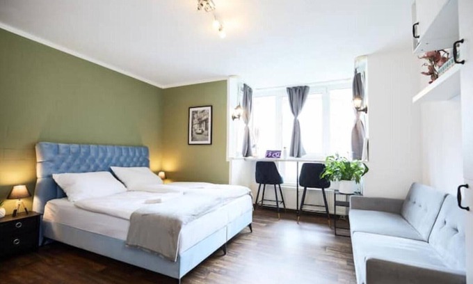 Bielefeld Apartment | Stylish & Quiet Studio | Parking | WIFI | TV * EM-APARTMENTS DEUTSCHLAND