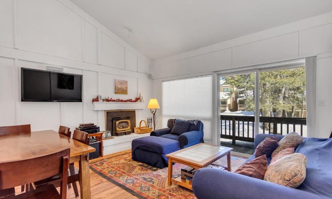 Bear Valley Apartment | Stylish, Remodeled Condo - Creekside #14