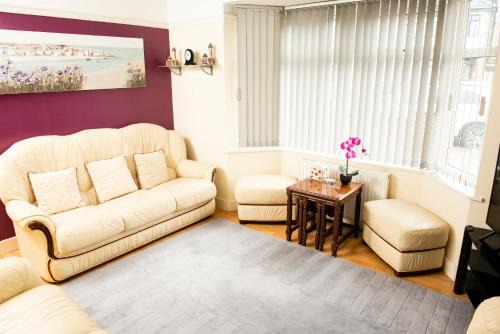 Leicester House | Stylish Retreat - 3Bed Bungalow in Central Leicester