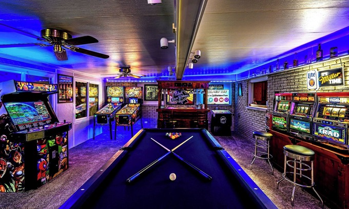Beavercreek House | Stylish Retreat: Hot Tub, Spa, Arcade, PinballnWPAFB Museum
