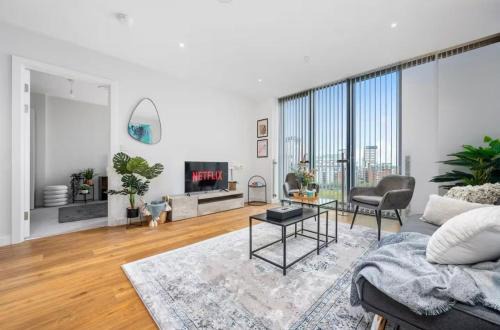 Manchester Apartment | Stylish Retreat with City Views & Central Location