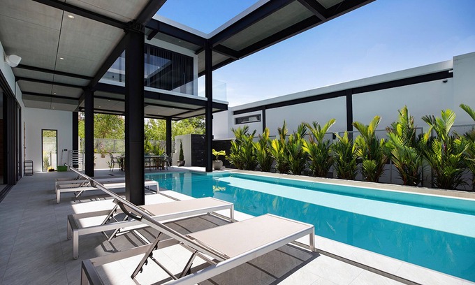 Ban Saiyuan Villa | Stylish Salt Pool Villa Sunset Garden 5