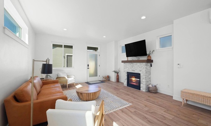 Ponderay House | Stylish Sandpoint Retreat Near Downtown & Lake - EV Charger + Family-Friendly