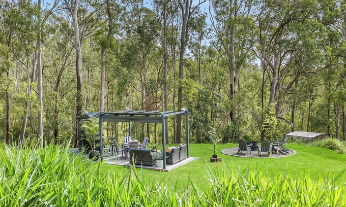 Moorina Villa | Stylish, Scenic Rural Retreat, foothills of Mt Mee in Queenlsand, Australia