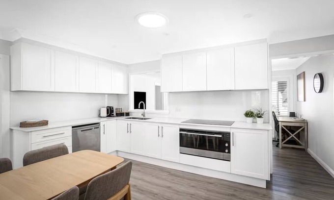 Lalor Park House | Stylish, Serene & Spacious Gem: Workspace, Parking