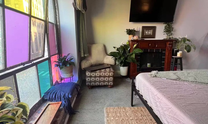 Bridgeport Apartment | Stylish Sheek Loft Dwntwn, Amphitheater, Park, Metro North, Ferry All 2-10min
