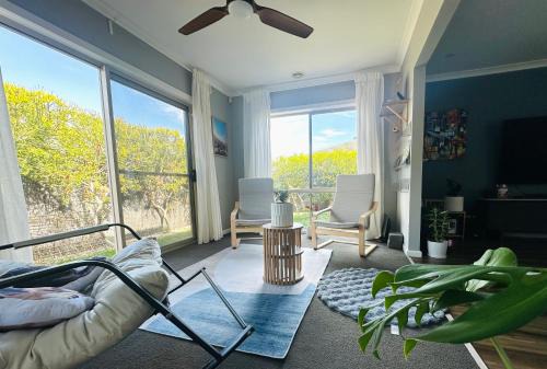 Deer Park House | Stylish Small Ocean Homestay Near Deer Park Train Station
