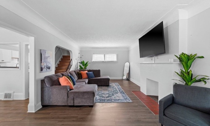 Cleveland House | Stylish & Spacious 4-bedroom house