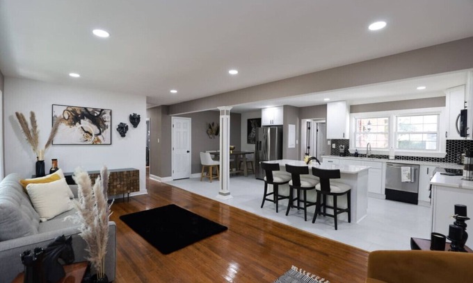 Dumbarton House | Stylish & Spacious: An Oasis for Your Getaway!