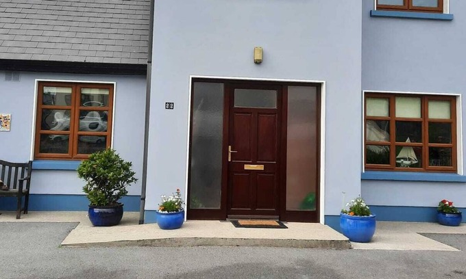 Ennistimon Cottage | Stylish, Spacious, Family friendly, Comfortable Home near Wild Atlantic Way
