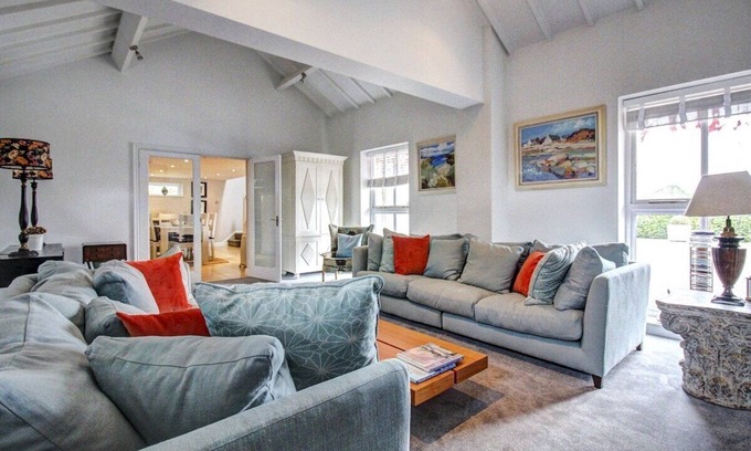 Malpas House | Stylish Stay Near To Carden Park: Cheshire Escapes