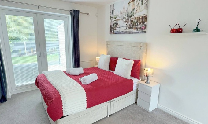 Manchester House | Stylish Stay on St Mary’s Road- 4-bedroom house in lovely Manchester with WiFi