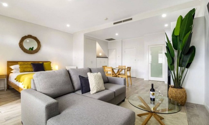 Port Melbourne Apartment | Stylish Studio close to City