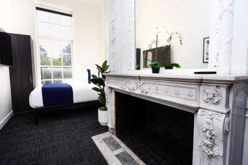 Fenway–Kenmore Apartment | Stylish Studio in Historic Boston - Unit #209