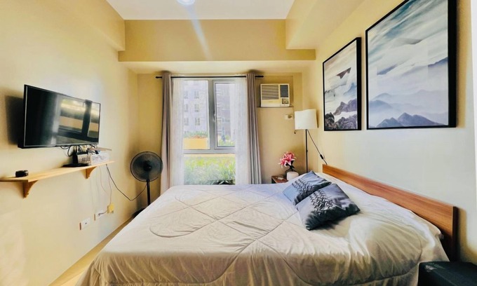 Mandurriao Apartment | Stylish Studio in Iloilo City with Pool & Playground