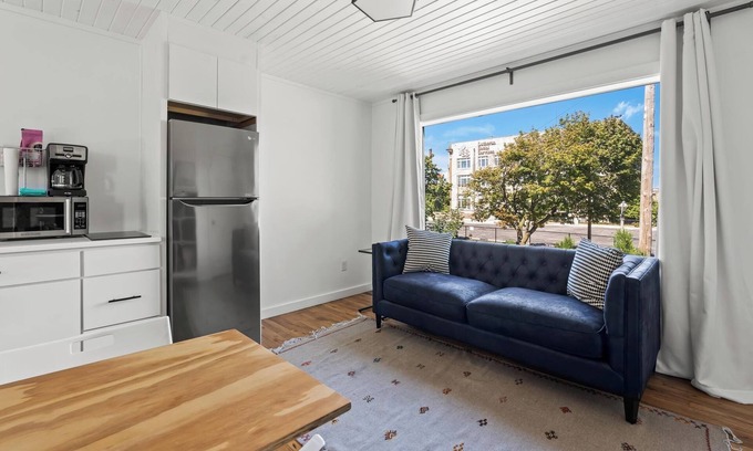 Fifth Ward Apartment | Stylish Studio in Walkers Point