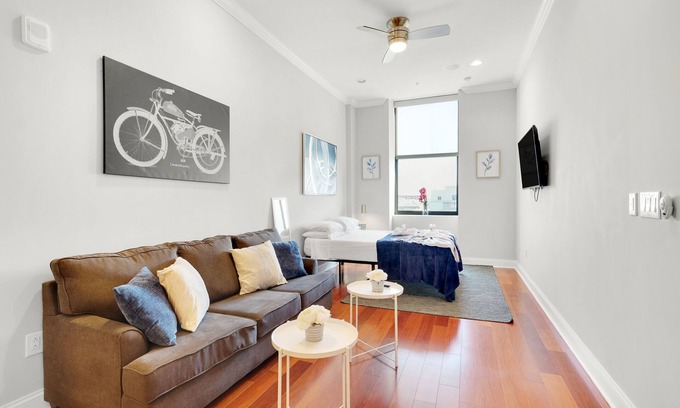 Olde Kensington Apartment | Stylish Studio w/Rooftop Pool