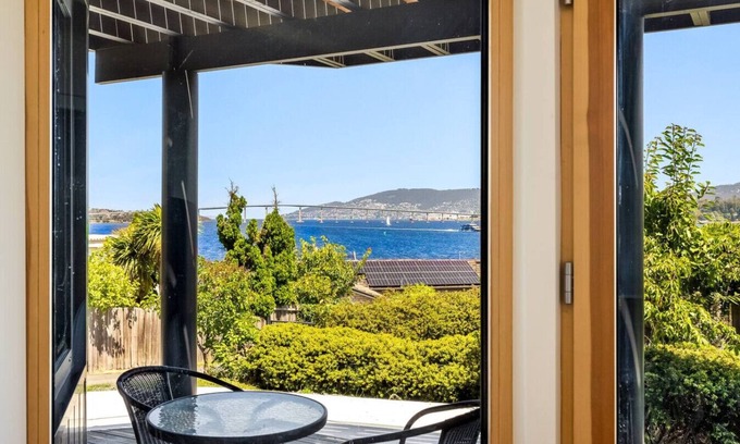 Lindisfarne Apartment | Stylish Studio w/Stunning Views