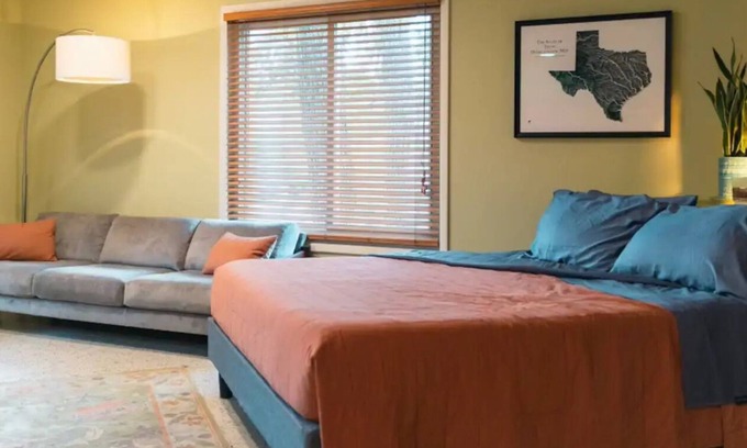 San Marcos Apartment | Stylish Studio with Campus View!nn
