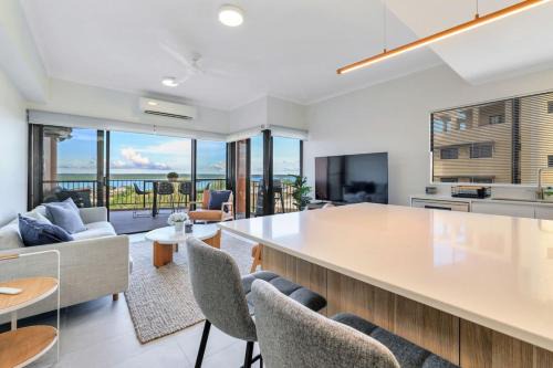 Darwin City Centre Apartment | Stylish, Stunning and Sunrise Trifecta