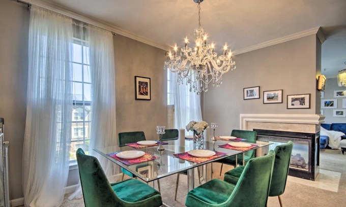 Lorton Apartment | Stylish Suburban Condo Less Than 20 Mi from Dtwn DC!
