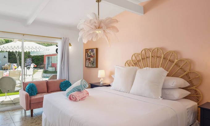 Warm Sands Hotel | Stylish Suite| Shared BBQ Grill & Sun Loungers-1BR | Suite 5