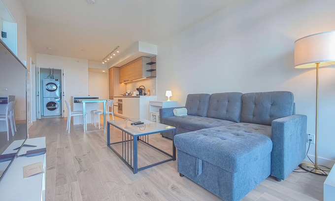 Surrey Condo | Stylish Surrey Downtown Condo Perfect for Couples