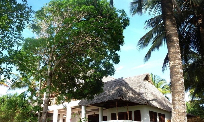 Pangani Villa | Stylish swahili Villa facing the Indian ocean with private beach