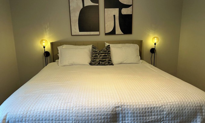 Smyrna House | Stylish Town house with convenient location. 3 minutes from Braves Stadium.
