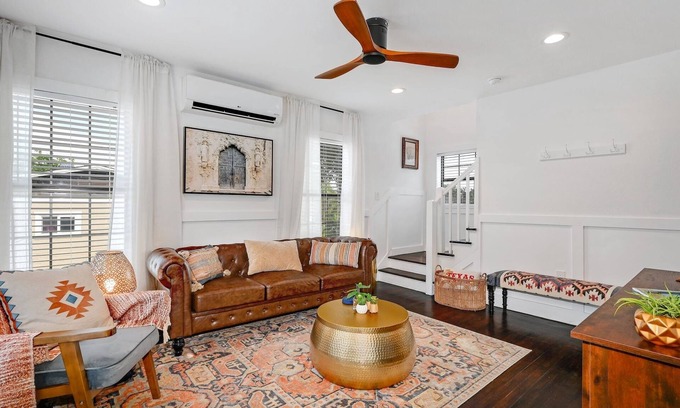 Mahncke Park House | Stylish townhome, prime location, pet friendly
